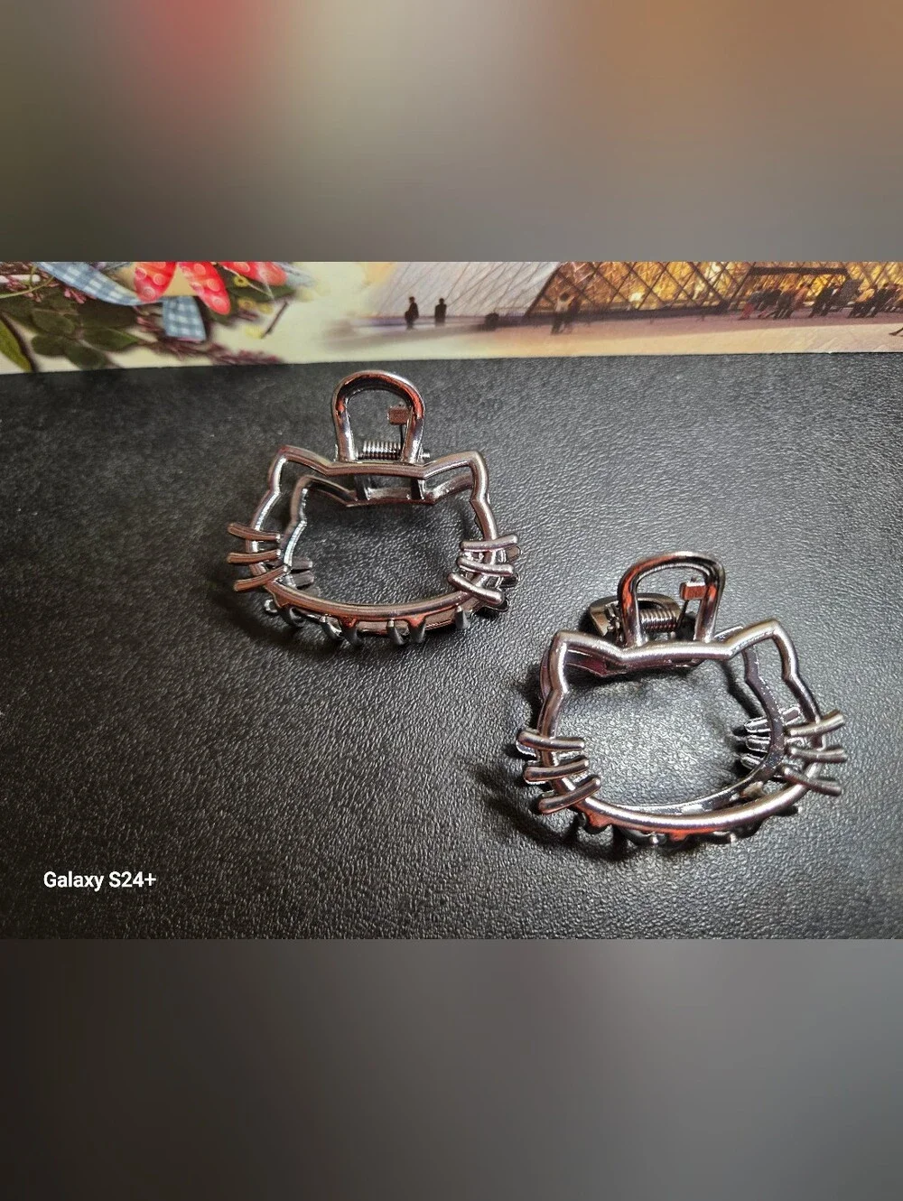 ✨️FASHION SET OF 2 HK OUTLINE HAIR CLIPS- GUN METAL